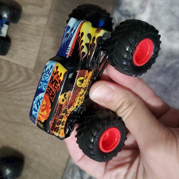 Monster Jam Split fire and ice grave digger, dragon and el toro loco - Picture 3 of 5